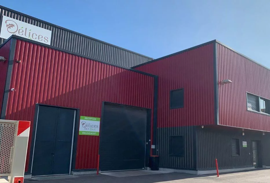 Batiment delices des bois Délices des Bois, distributeur & transformateur de champignons sauvages et les noix décortiquées à Laverune